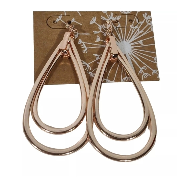 Cracker Barrel Hanging Earrings Jewelry Rose Gold Tone NEW - Picture 1 of 2
